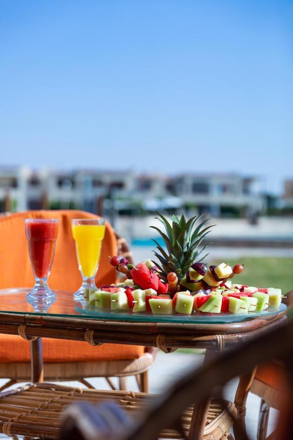 Golden Lake Marina Hotel Ел Аламейн Екстериор снимка