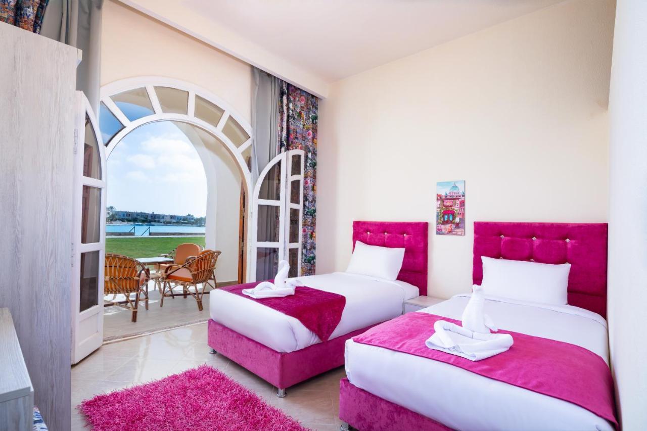 Golden Lake Marina Hotel Ел Аламейн Екстериор снимка