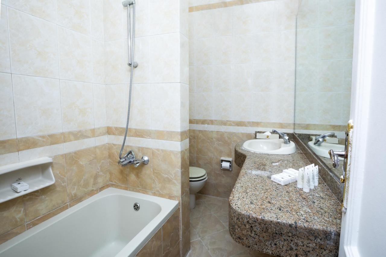 Golden Lake Marina Hotel Ел Аламейн Екстериор снимка